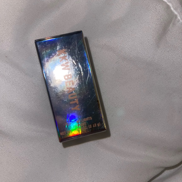 BRAND NEW KKW Beauty Flashing Lights Highlighter in shade ‘High Key’ - Picture 3 of 8